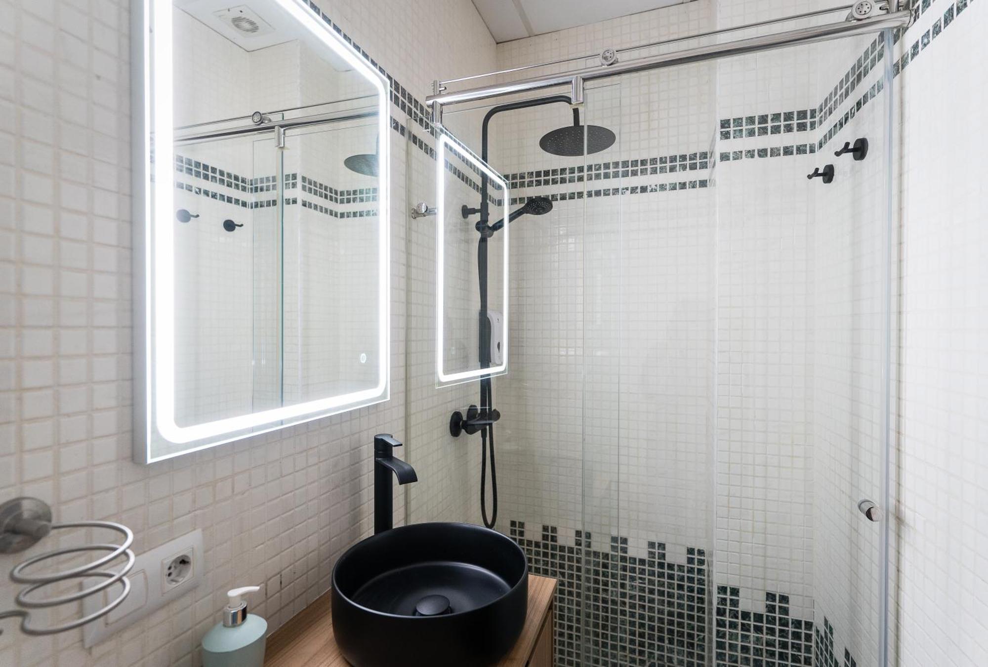 Apartamento Triana Deluxe Con Patio Privado Seville Exterior photo