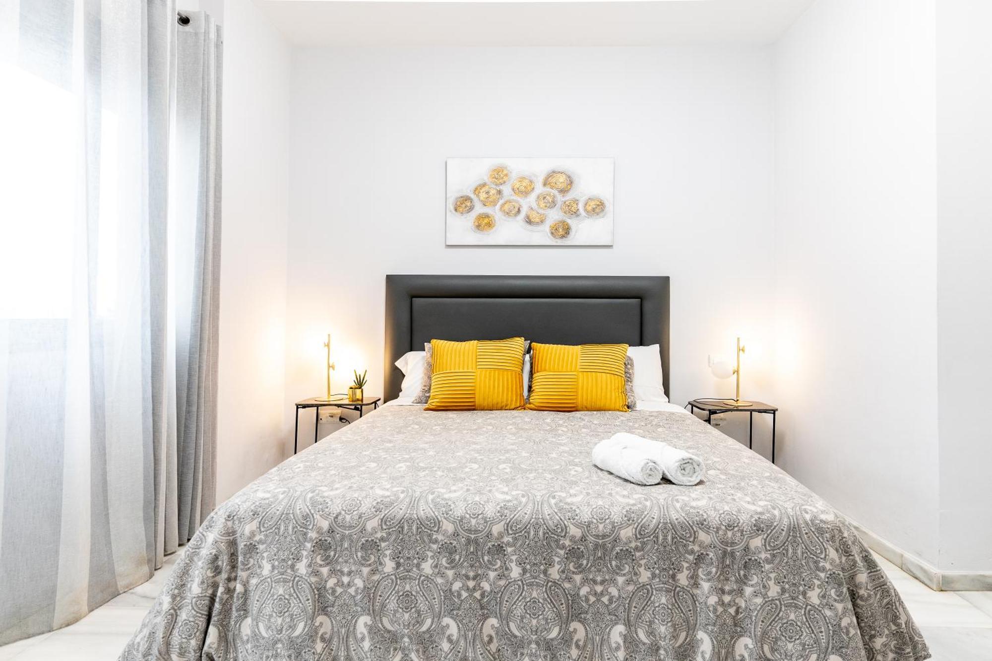 Apartamento Triana Deluxe Con Patio Privado Seville Exterior photo